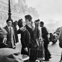 Robert Doisneau, Le Baiser de l\'Hotel de ville, Paris, 1950